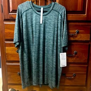 Lululemon men’s shirt